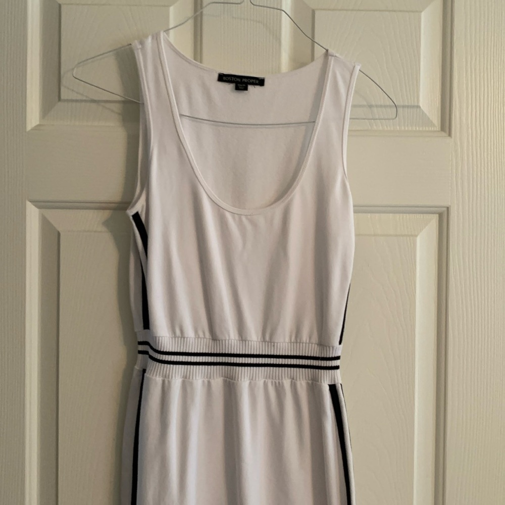 Very cute Boston Proper maxi dress.
